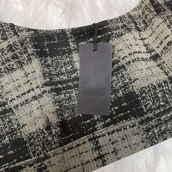 ❗️NWT❗️| ONA | Plaid sports bra and pants set. - Picture 10 of 16